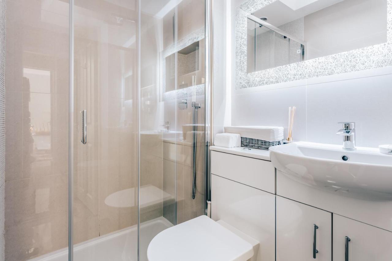 Luxury Inverness Central Apartment Private Parking Esterno foto