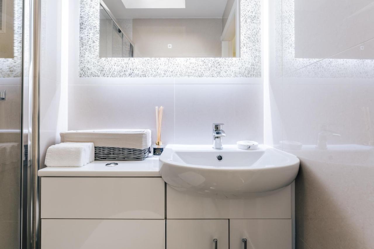 Luxury Inverness Central Apartment Private Parking Esterno foto