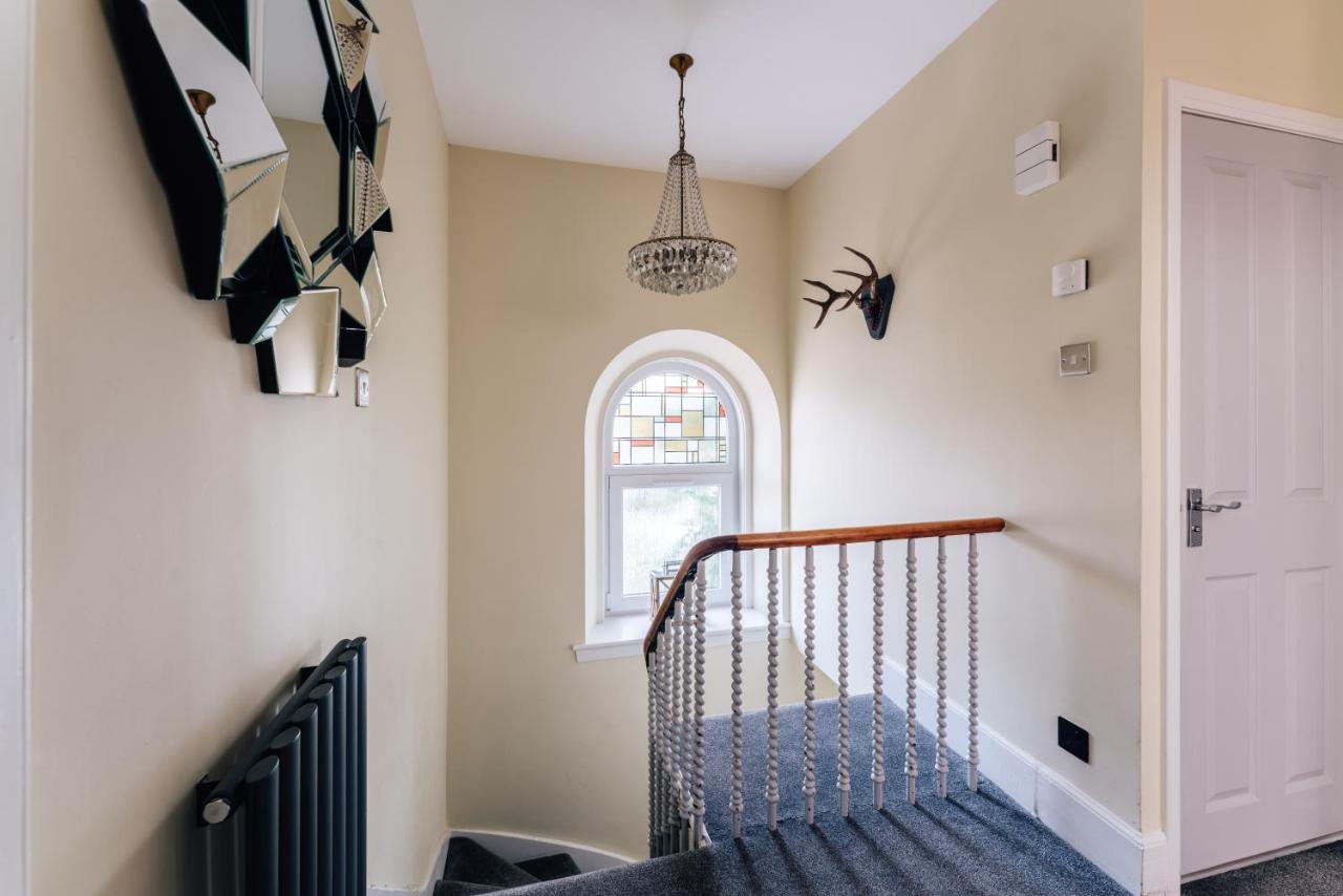 Luxury Inverness Central Apartment Private Parking Esterno foto